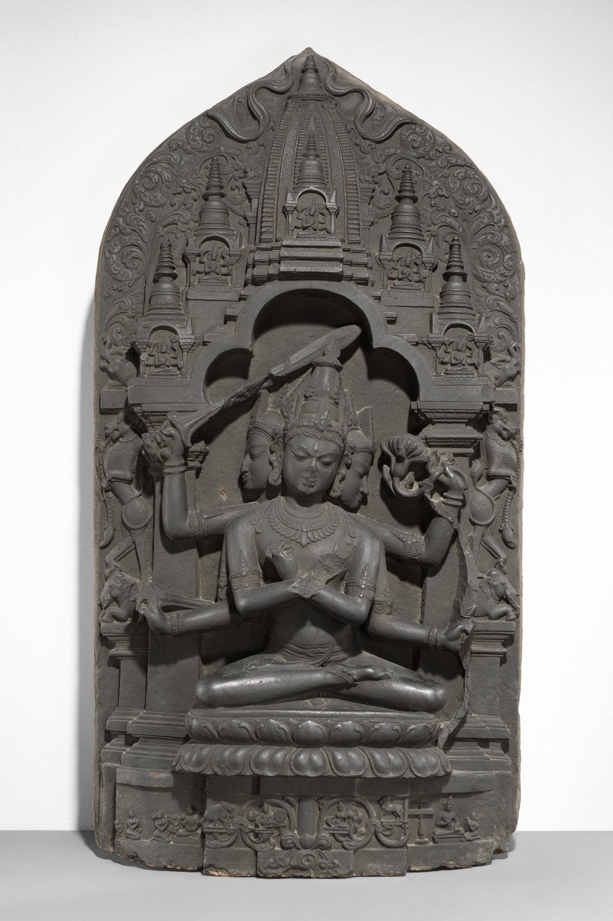 Eleventh-century Bengal mandala organised around a central deity and geometric field
